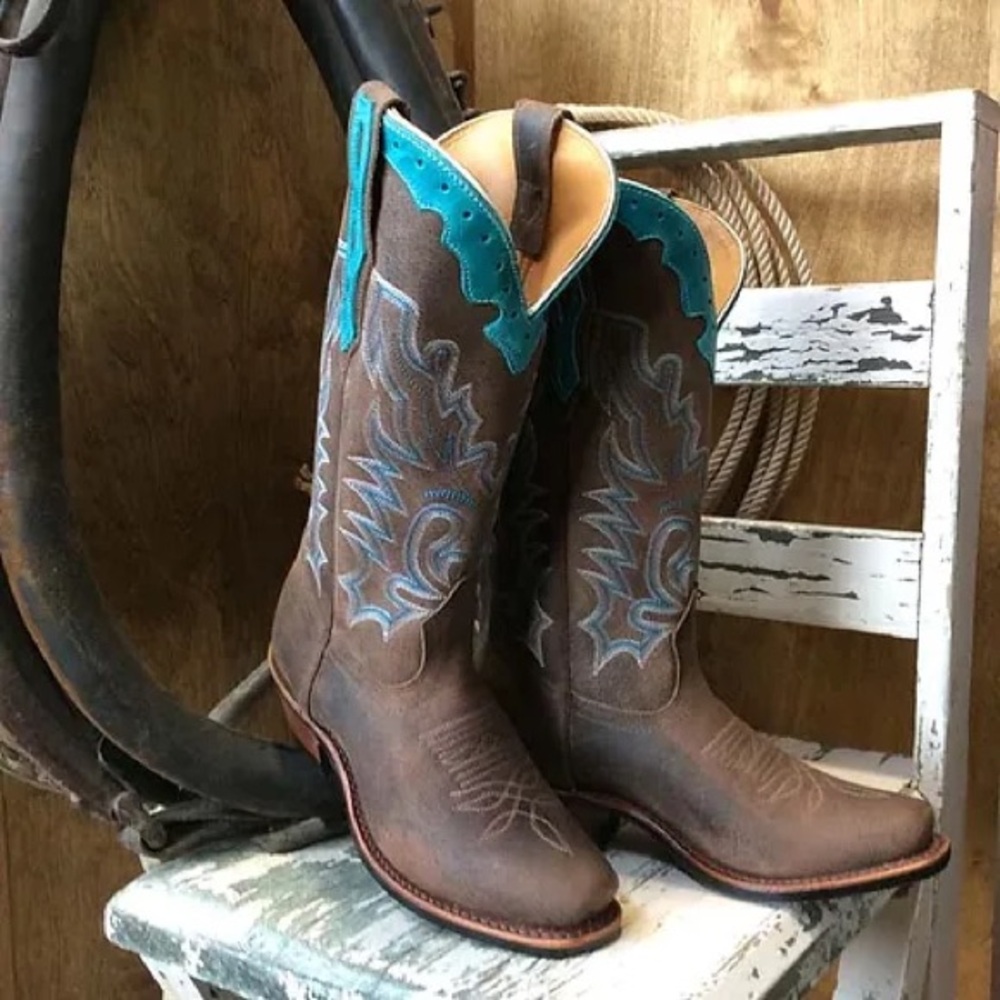 Size 9 Boulet Ladies Selvaggio Turqueza Cutter Toe Boot